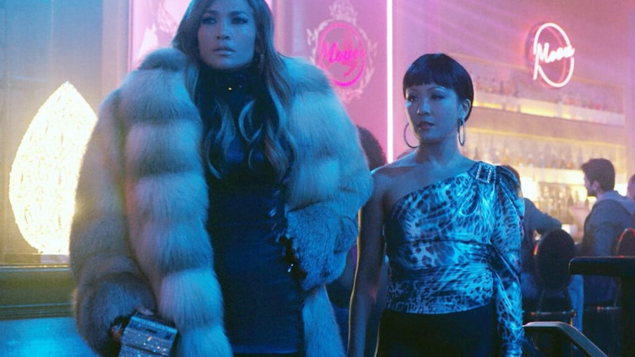 Jennifer Lopez e Constance Wu em As Golpistas
