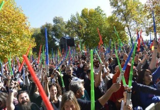 Star Wars | Fãs realizam flash mob com sabres de luz na Itália