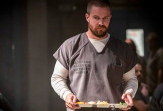 Arrow "Inmate #4587" -- Image Number: AR701B_0035b.jpg -- Pictured: Stephen Amell as Oliver Queen/Green Arrow -- Photo: Jack Rowand/The CW -- ÃÂ© The CW Network, LLC. All rights reserved.