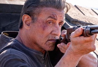 Sylvester Stallone surge com novo visual para papel na Marvel