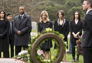 Arrow | Choro e funeral nas fotos do episódio que marca despedida de personagem