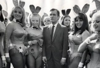Hugh Hefner e suas coelhinhas da Playboy em 1966