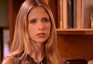 Sarah Michelle Gellar em Buffy: A Caça-Vampiros.