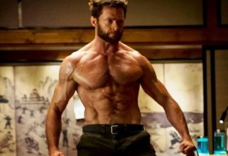Hugh Jackman, o Wolverine, aparece com traje dos Vingadores; veja