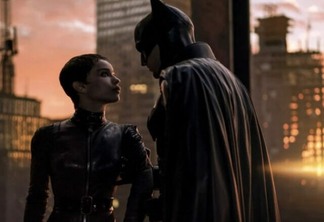 Zoe Kravit e Robert Pattinson como Mulher-Gato e Batman em Batman