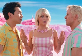 Simu Liu, Margot Robbie e Ryan Gosling em Barbie