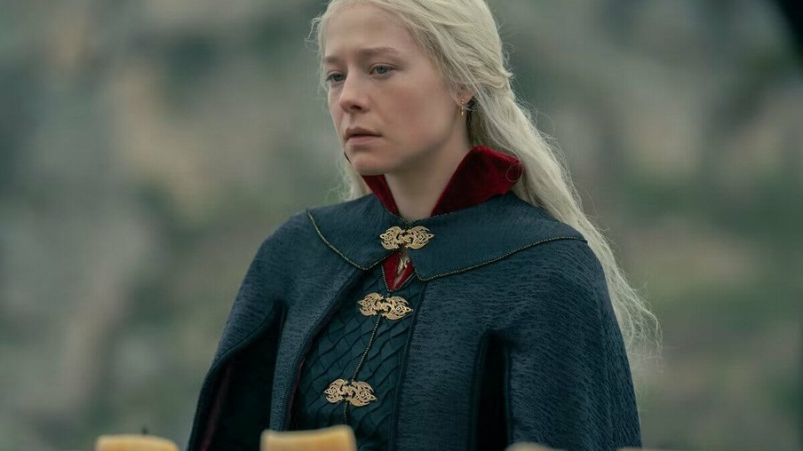 Emma D'Arcy como Rhaenyra Targaryen em A Casa do Dragão.
