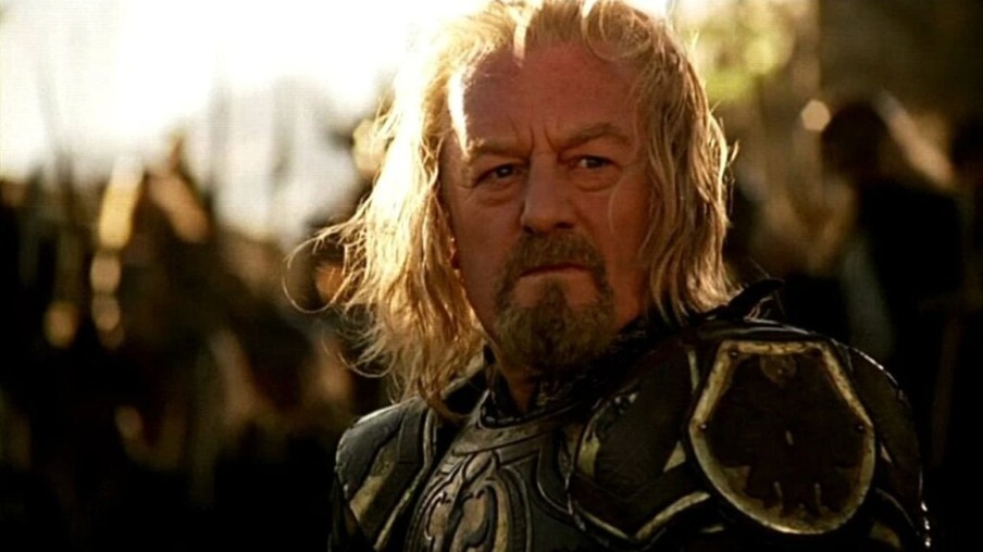 Bernard Hill como Théoden em O Senhor dos Anéis: O Retorno do Rei