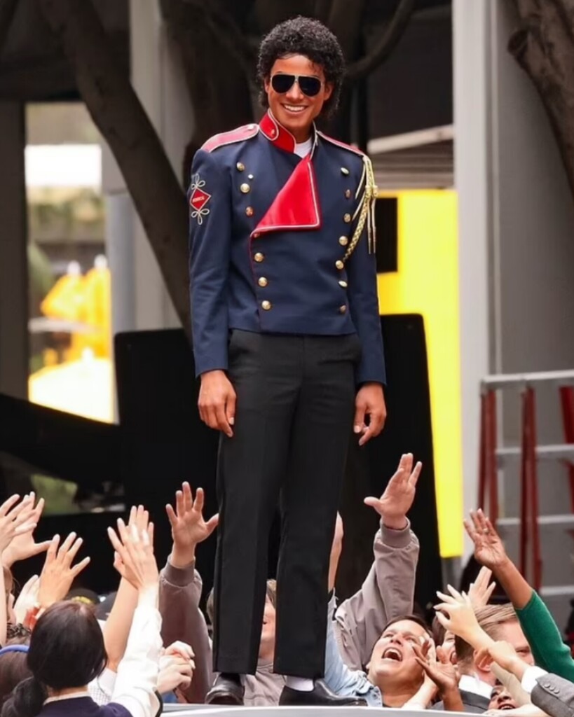 Jaafar Jackson como Michael Jackson