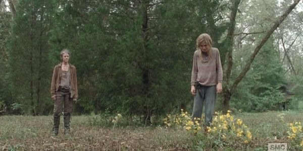 the-walking-dead-the-grove-carol-and-lizzie
