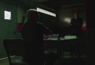 Arrow | Damien Darhk e Malcolm Merlyn se confrontam em cena do novo episódio