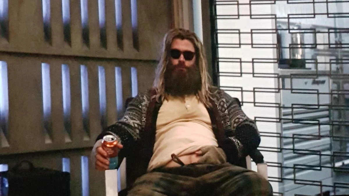 Vídeo revela transformação de Chris Hemsworth em Thor gordo para 'Ultimato