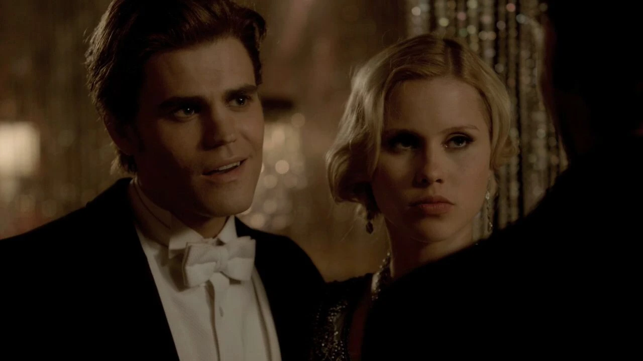 10 erros em The Vampire Diaries que os fãs não perceberam - Observatório do  Cinema