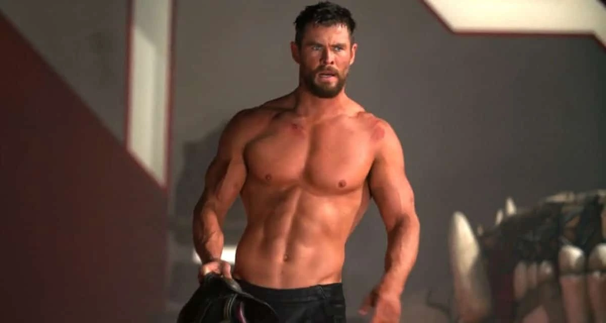 Chris Hemsworth diz que sua mulher não gostou de seu corpo