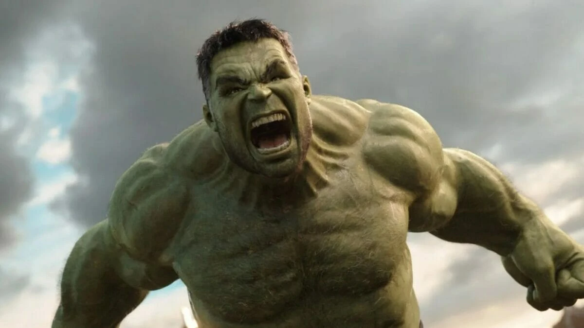 Por que o filho de Hulk tem esse corte de cabelo específico no MCU