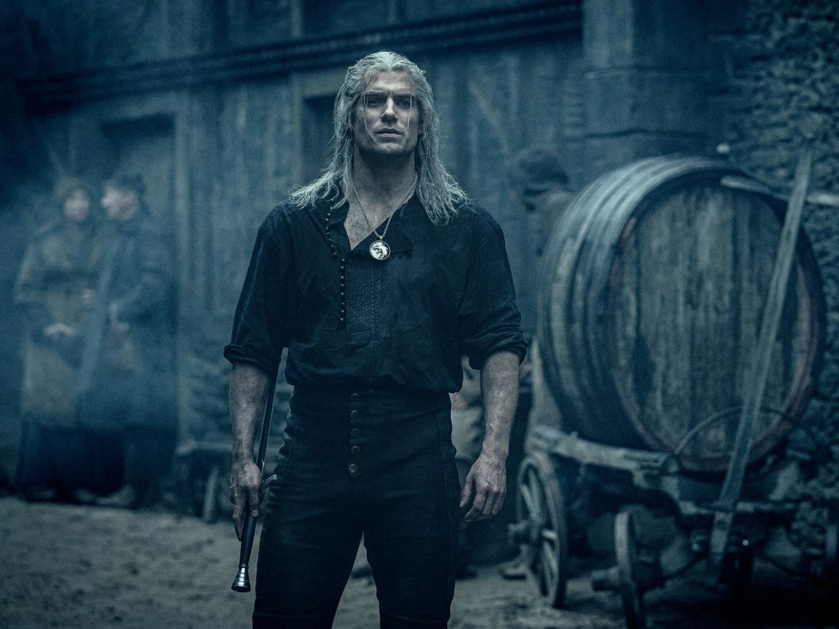 The Witcher: Henry Cavill, que dá vida a Geralt de Rivia, pede para fãs não  jogarem moedas nele 