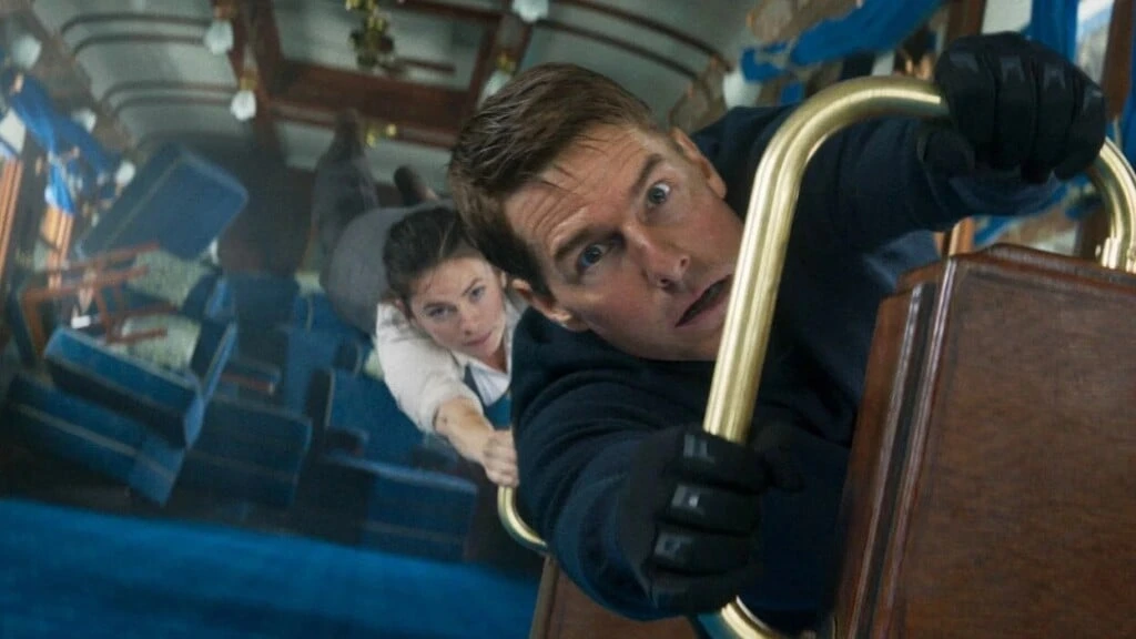 Tom Cruise and Hayley Atwell in Mission Impossible 7