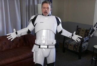 Star Wars 7 | Mark Hamill se disfarça de Stormtrooper e pergunta aos fãs onde está Luke Skywalker