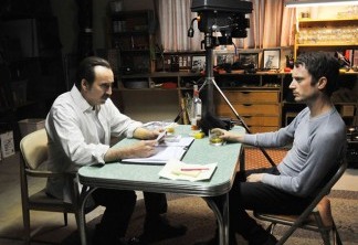 The Trust | Nicolas Cage e Elijah Wood planejam golpe no trailer