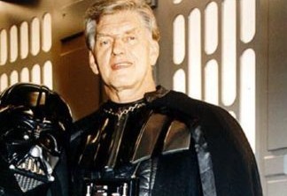 O ator David Prowse como Darth Vader.