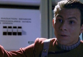 Christian Slater revela que roubou uniforme usado durante seu papel na franquia Star Trek