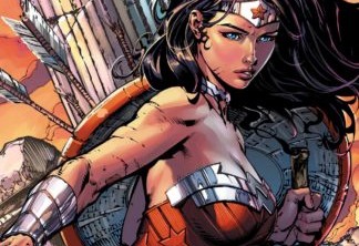 Mulher-Maravilha presenteia rival com uma das armas mais poderosas da DC