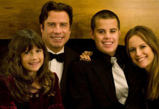 Members of the Travolta family are pictured in this undated photograph, released January 4, 2009. Actor John Travolta (2nd L) broke a two-day silence over the death of his 16-year-old son Jett (2nd R) on Sunday, saying he and his wife, actress Kelly Preston (R), were "heartbroken" by their sudden loss. Jett, who had a history of seizures, was found unconscious  in a bathroom at his family's home at the Old Bahama Bay resort on Grand Bahama Island on Friday morning. Daughter Ella is pictured at left. REUTERS/Courtesy of the Travolta family/Rogers & Cowan/Handout (UNITED STATES)    MANDATORY CREDIT.  FOR EDITORIAL USE ONLY. NOT FOR SALE FOR MARKETING OR ADVERTISING CAMPAIGNS.