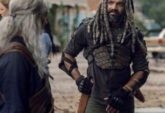 The Walking Dead | Carol e rei Ezequiel confrontam zumbis em cinema no clipe do próximo episódio