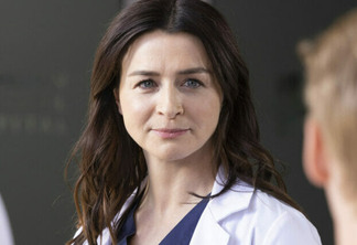 Caterina Scorsone como Dra. Amelia em Grey’s Anatomy