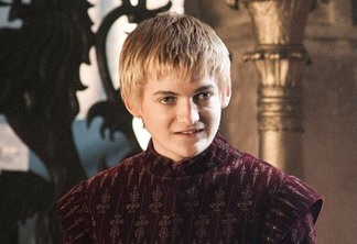 Jack Gleeson como Joffrey