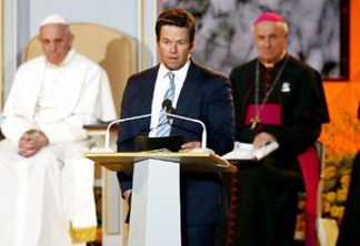 Ted | Mark Wahlberg pede perdão ao Papa Francisco pelo filme