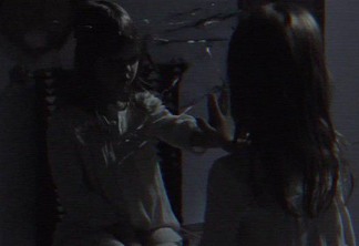 Atividade Paranormal 5 | Exorcismo, vôtimos e vultos negros no novo teaser