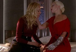 American Horror Story: Hotel | Lady Gaga seduz Chloe Sevigny e a transforma em vampira
