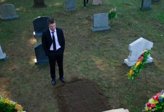 Arrow | Stephen Amell comenta qual personagem pode estar no túmulo