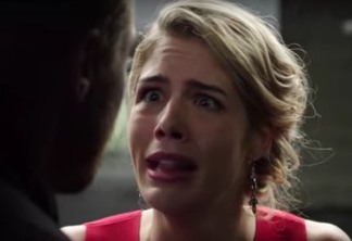 Arrow | Oliver e Felicity em apuros no trailer do último episódio do ano
