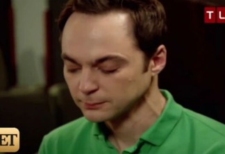 Astro de The Big Bang Theory, Jim Parsons chora em programa ao sentir presença do pai morto