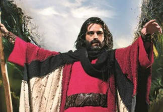 Os Dez Mandamentos | Imagem do filme mostra Moisés com 120 anos