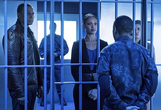 Arrow | Amanda Waller retorna em fotos do próximo episódio