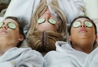 Pretty Little Liars | Mentirosinhas relaxadas em uma das novas fotos da 6ª temporada