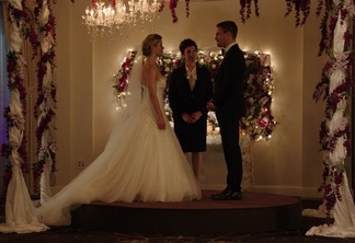 Arrow | Sinopse do próximo episódio sugere casamento de Oliver e Felicity