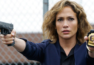 Shades of Blue | Record começa a exibir série policial com Jennifer Lopez