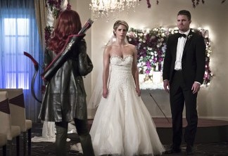 Arrow | Cupido invade casamento de Oliver e Felicity nas novas fotos