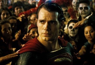 Batman vs Superman | Boneco da Comic-Con chama Homem de Aço de "falso deus"