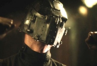 The Flash | Ator fala sobre mistério do homem da máscara de ferro