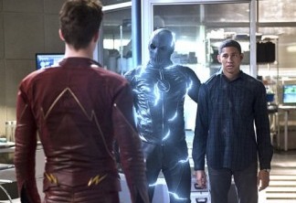The Flash | Zoom faz personagem refém nas novas fotos da série