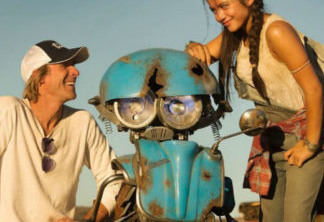 Transformers 5 | Michael Bay divulga mais uma foto do novo robô da franquia