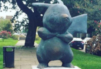 Estátua gigante do Pikachu