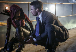 Speedy e Oliver em Arrow