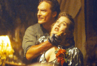 Renée Zellweger e Matthew McConaughey em O Massacre da Serra Elétrica - O Retorno