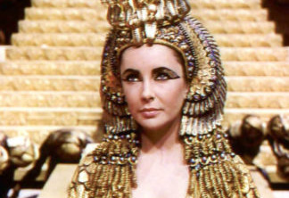 Elizabeth Taylor no famosamente fracassado Cleópatra (1963)